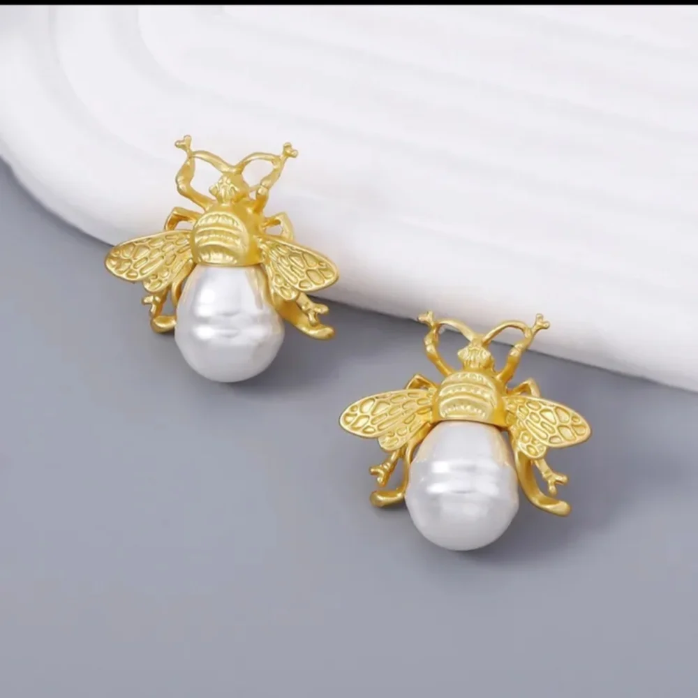 Earring - Picture 3 of 4